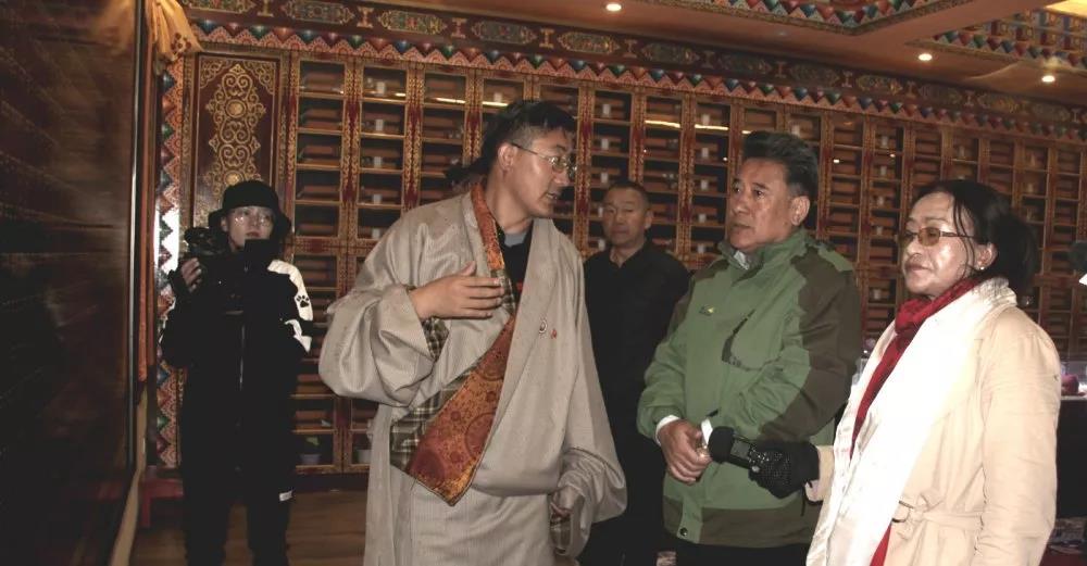 厲害了，央視媒體走進若爾蓋藏文中學(xué)