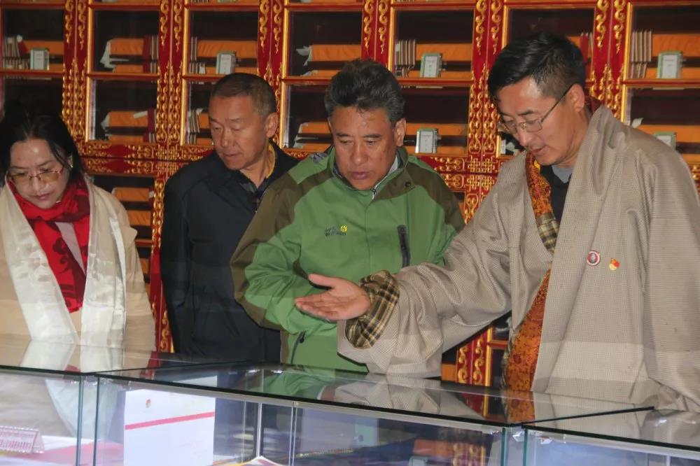 厲害了，央視媒體走進若爾蓋藏文中學(xué)