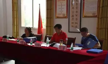 石河中學(xué)接受市“全國校園足球特色學(xué)?！痹u(píng)估檢查