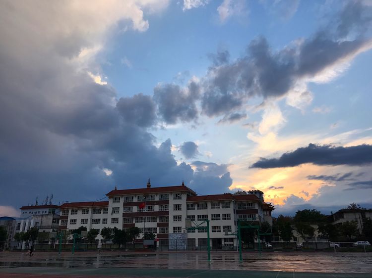 涼山州民族中學(xué)教學(xué)好不好？
