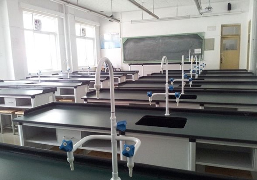 西南交通大學(xué)附屬中學(xué)學(xué)校環(huán)境好不好？