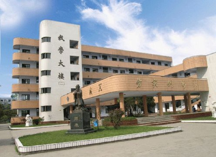 西南交通大學(xué)附屬中學(xué)學(xué)校環(huán)境好不好？