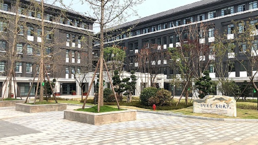 成都第二十中學(xué)校園環(huán)境好不好、怎么樣？