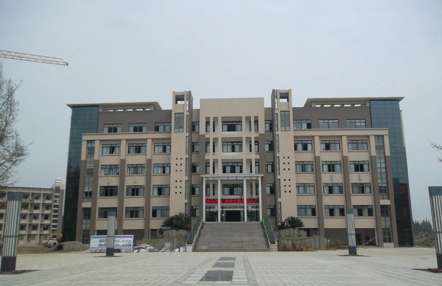 眉山車城中學(xué)這所學(xué)校怎么樣？