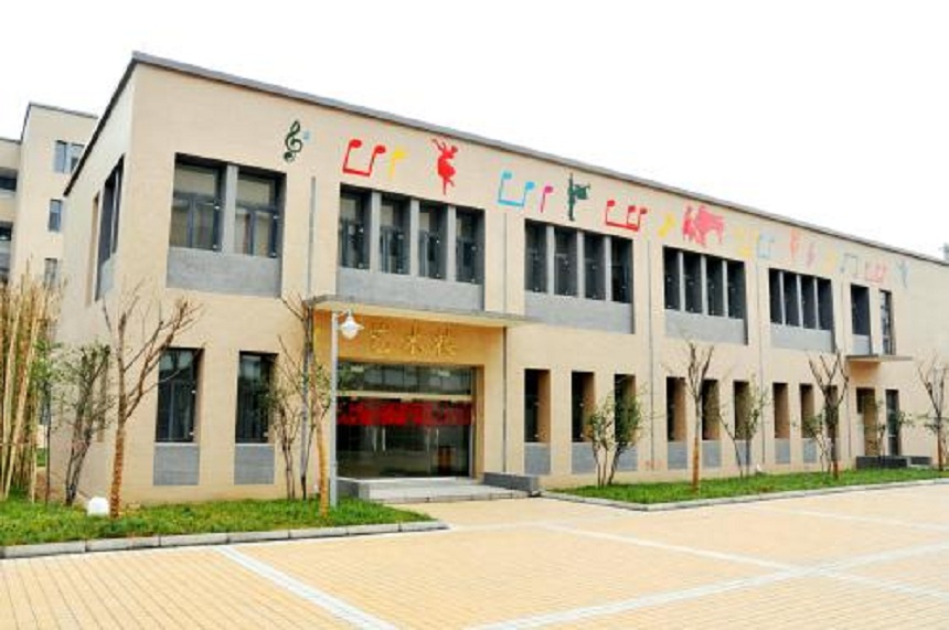 德陽東電中學(xué)校園環(huán)境好不好？宿舍環(huán)境怎么樣？
