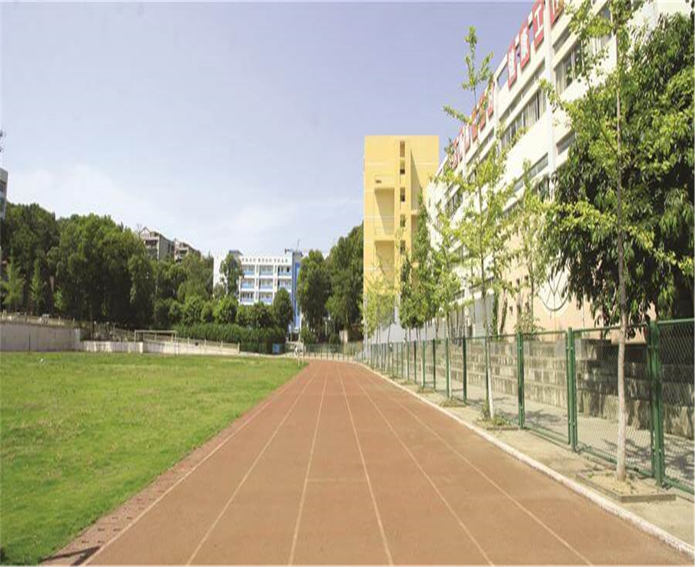 廣元實(shí)驗(yàn)中學(xué)學(xué)校詳細(xì)地址在什么地方？