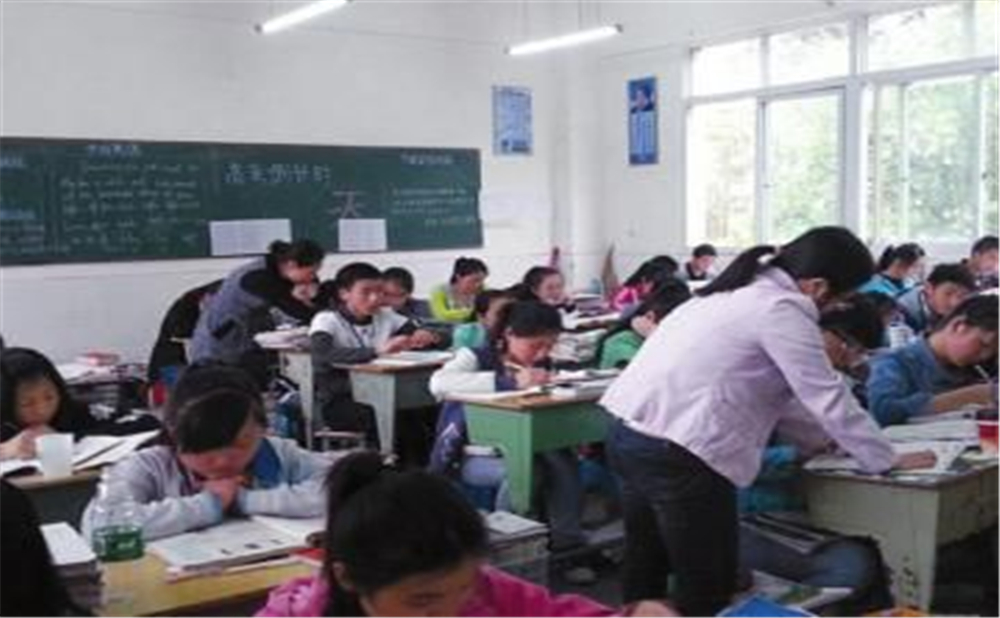奇章中學(xué)2020年中考錄取分?jǐn)?shù)線是多少分？
