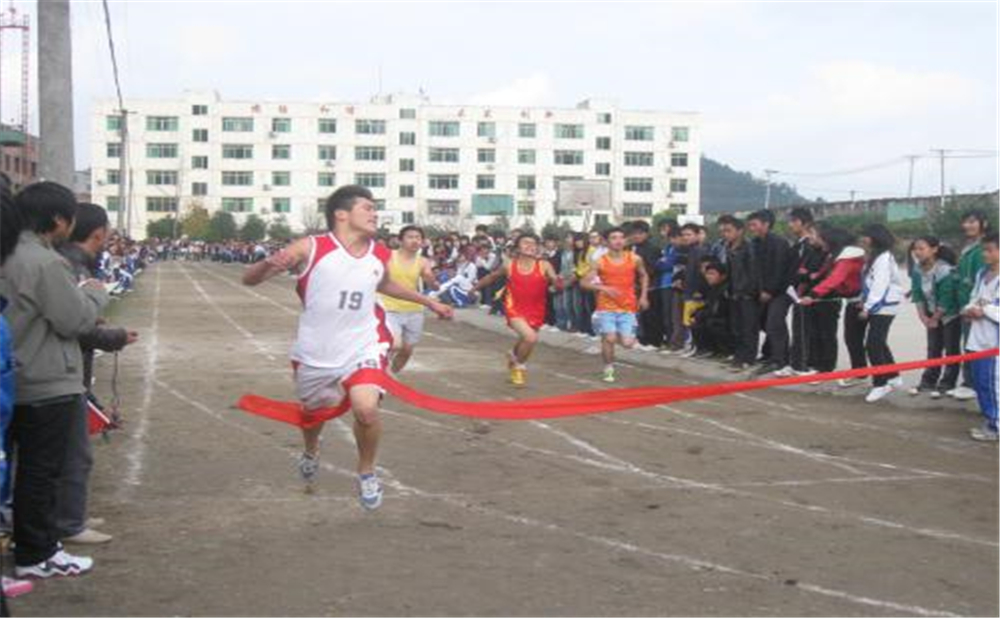 花叢中學(xué)學(xué)校詳細(xì)地址在什么地方？