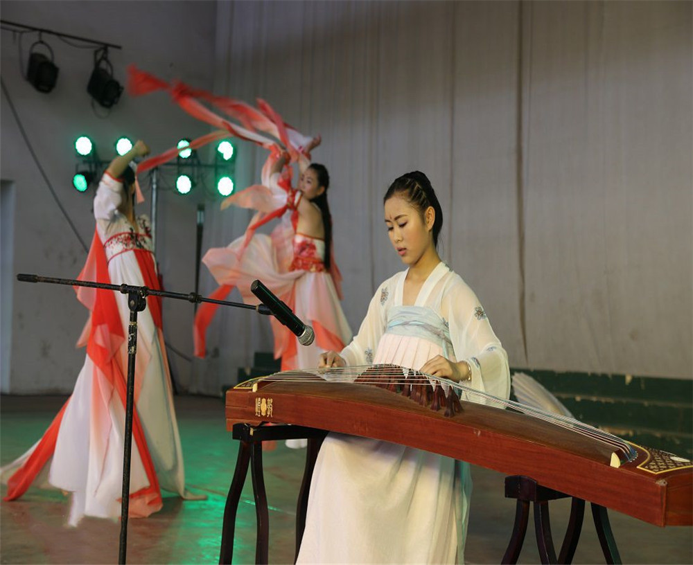 渠縣中學(xué)學(xué)校的環(huán)境怎么樣？