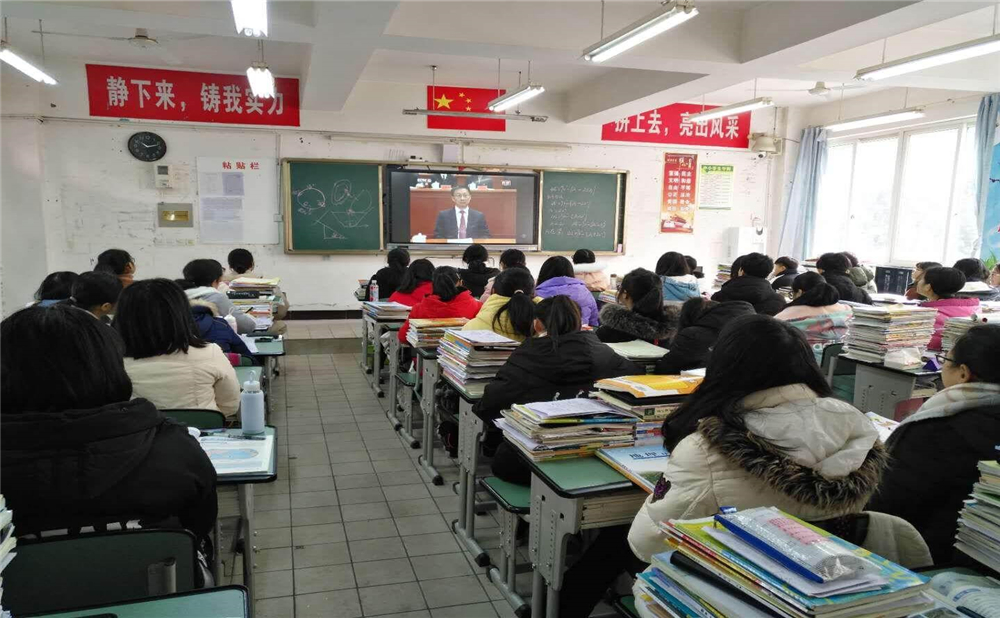 巴中市第二中學(xué)學(xué)校環(huán)境如何？