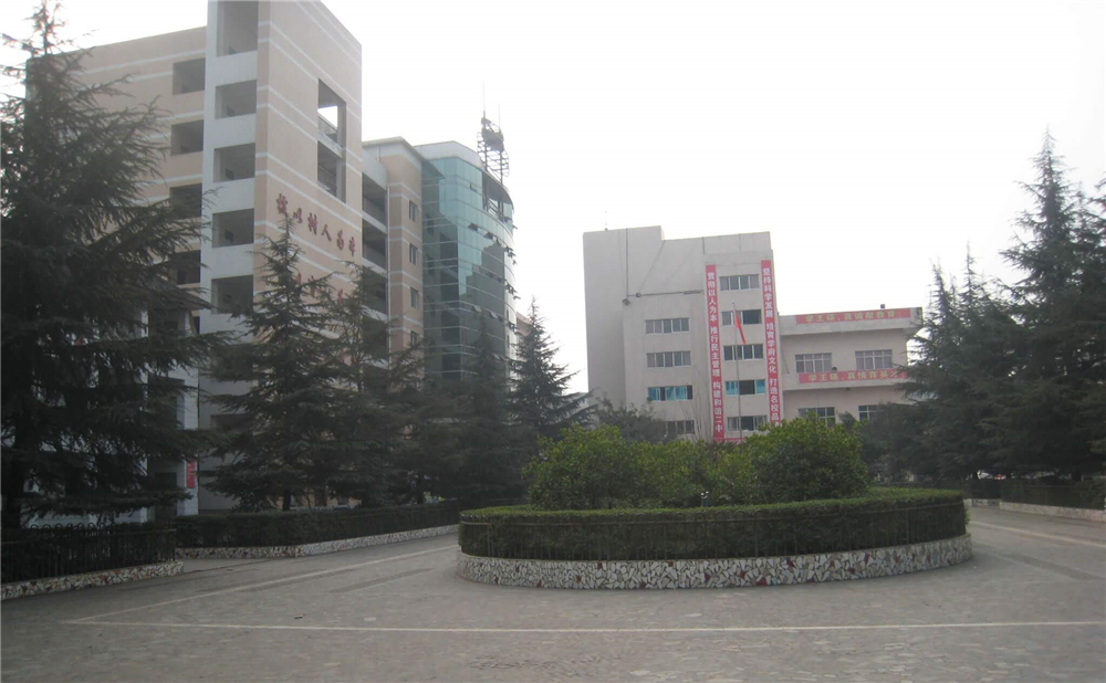 巴中市第二中學(xué)學(xué)校環(huán)境如何？