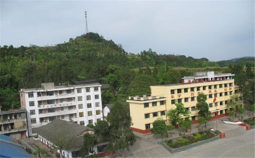 巴州區(qū)茶壩中學(xué)詳細(xì)地址在什么地方？