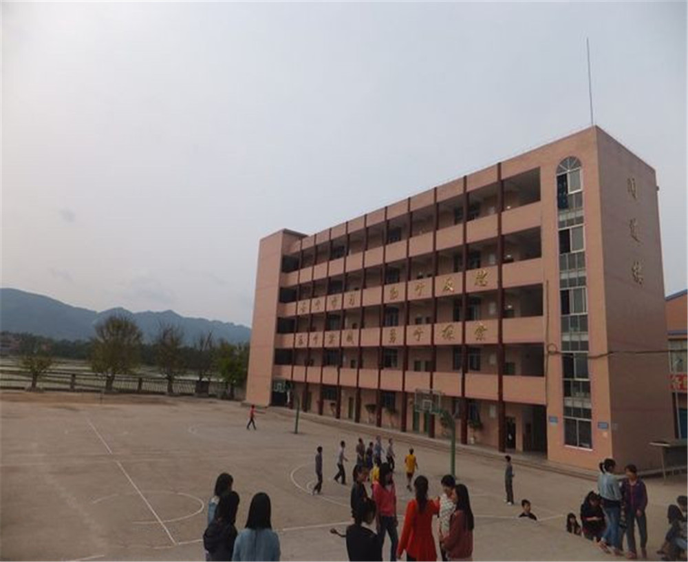 開江縣任市中學的詳細地址在什么地方？