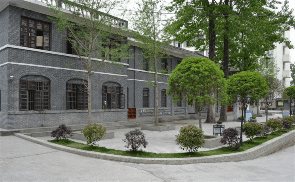 閬中市柏埡中學(xué)學(xué)校環(huán)境怎么樣？
