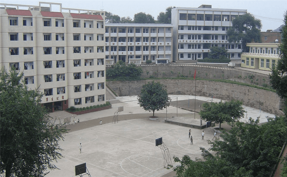 周口中學(xué)學(xué)校詳細(xì)地址在什么地方？