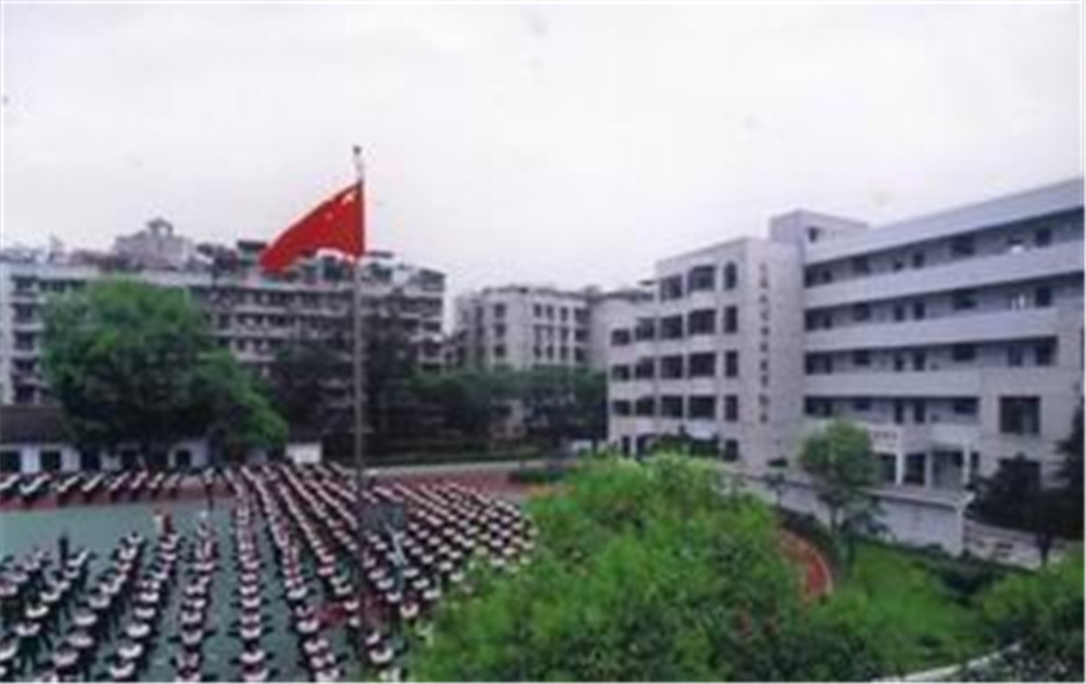 成都第十七中學(xué)高中部錄取分?jǐn)?shù)線是多少？