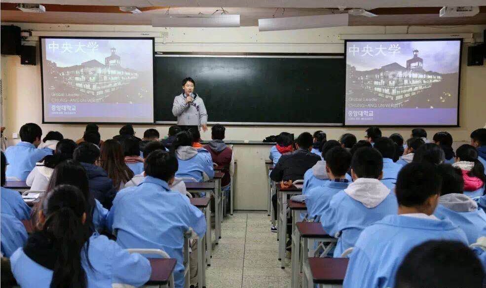 通錦中學(xué)的錄取分?jǐn)?shù)線是多少？