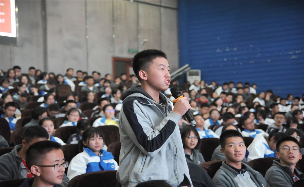 成都棠湖外國語學(xué)校怎么樣？