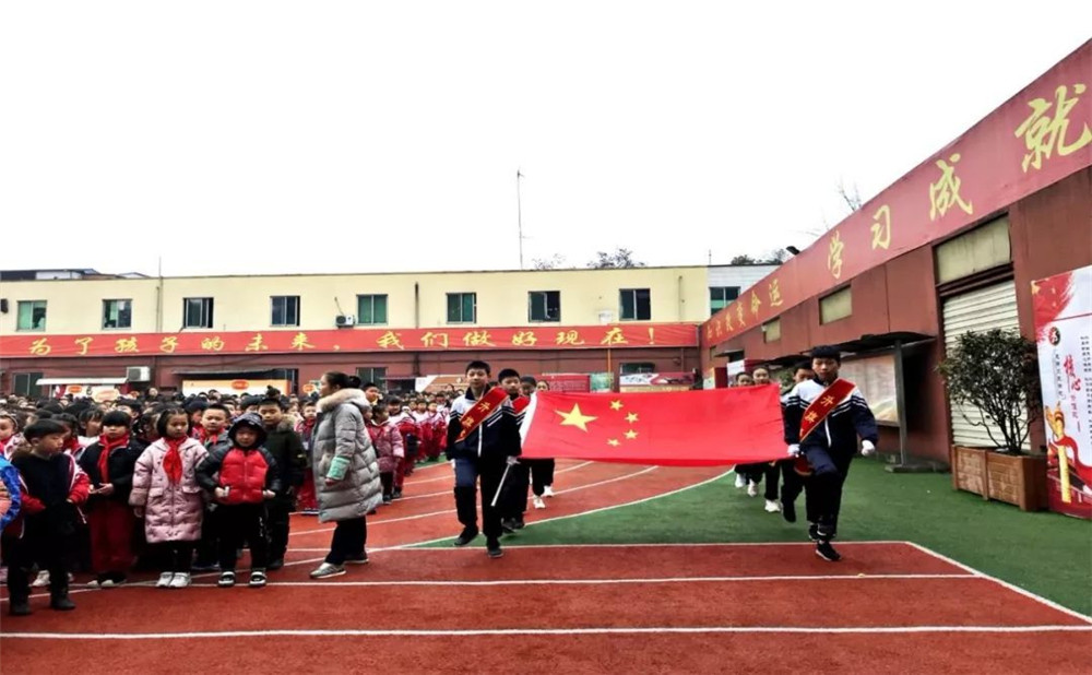 成都文武學(xué)校去年的錄取分?jǐn)?shù)線是多少？