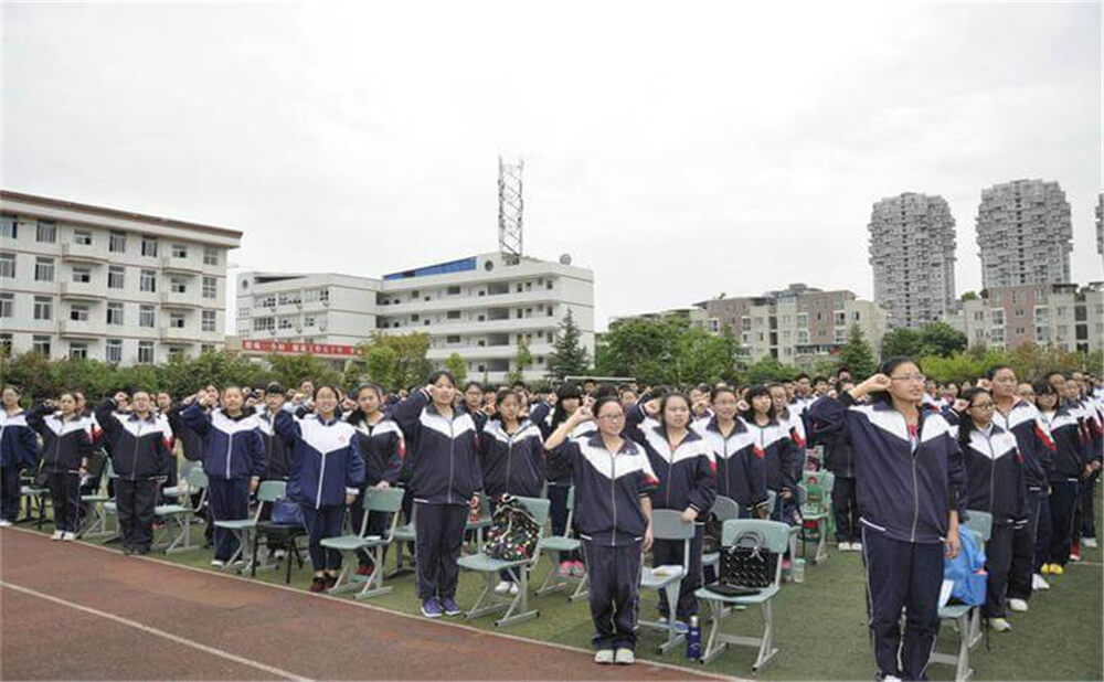 龍泉二中的去年錄取分?jǐn)?shù)線是多少分？