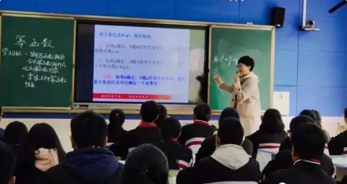蒲江中學(xué)的錄取分?jǐn)?shù)線是多少？