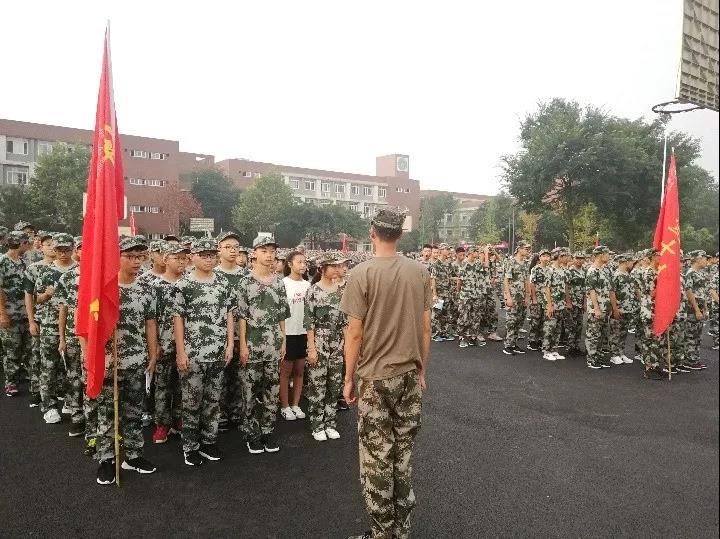 華潤(rùn)高級(jí)中學(xué)的升學(xué)率怎么樣？"華潤(rùn)1.jpg"