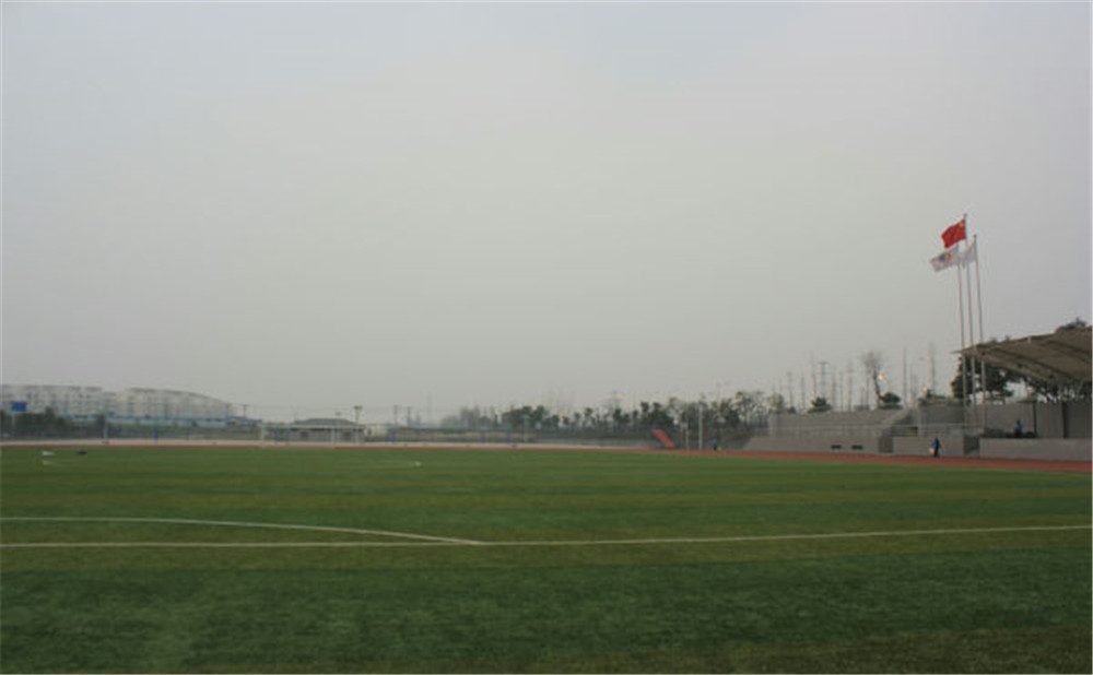 成都七中萬達(dá)學(xué)校的高中住宿怎么樣？