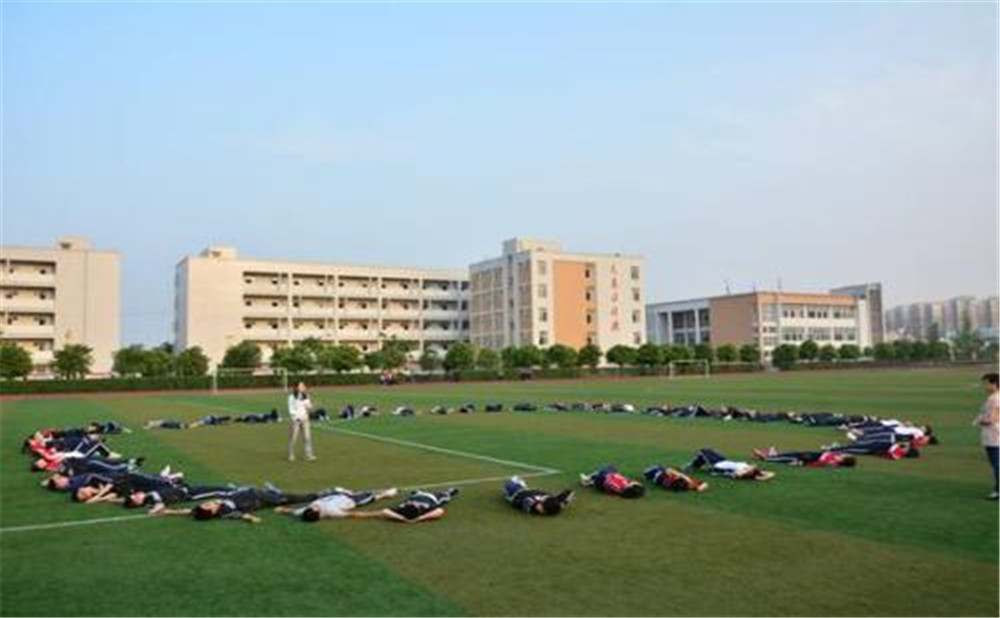 郫縣四中高中宿舍怎么樣？