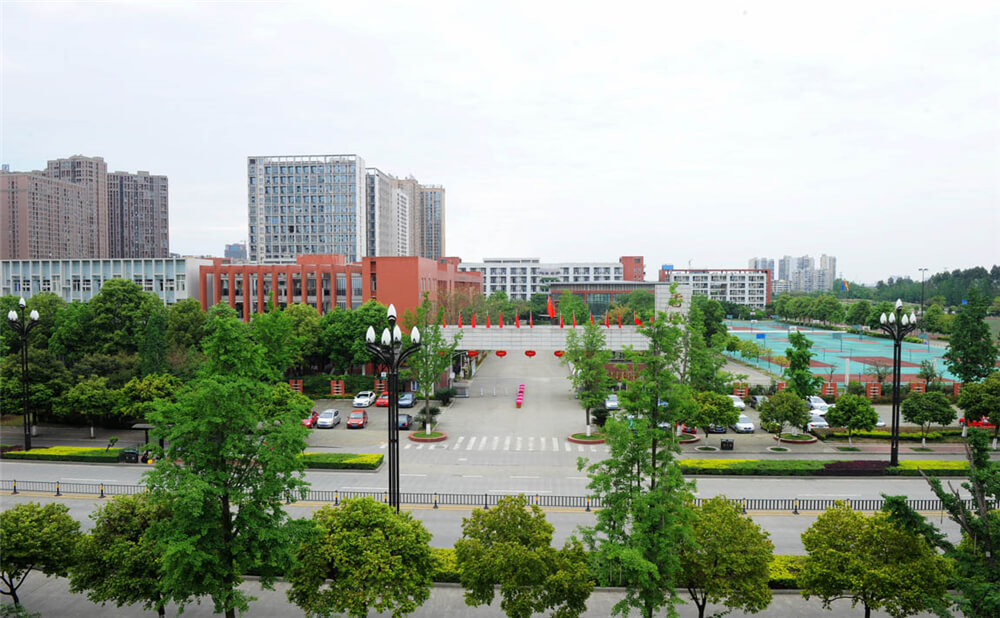 香城中學的高中住宿怎么樣？