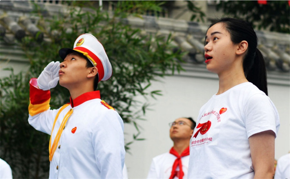 石室聯(lián)合中學(xué)蜀華分校一年的學(xué)費(fèi)是多少？