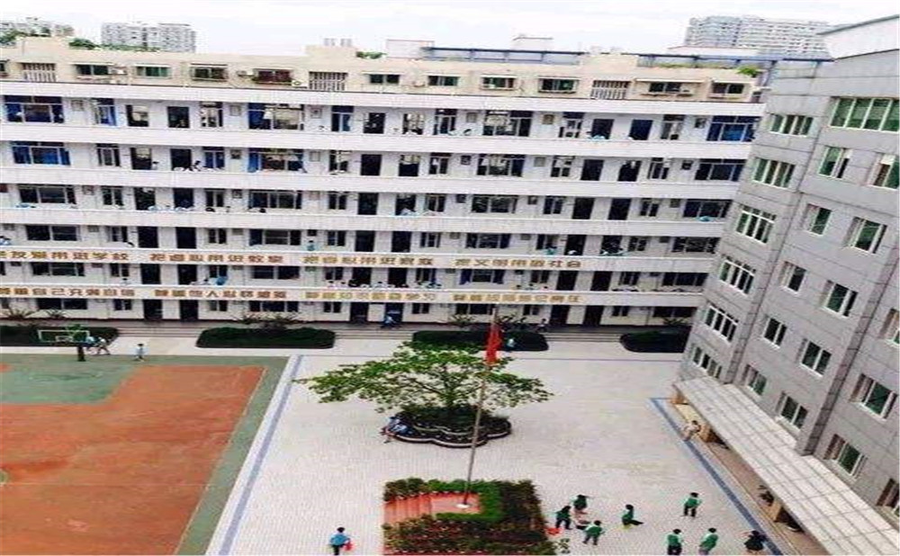 陽安中學的學費是多少？