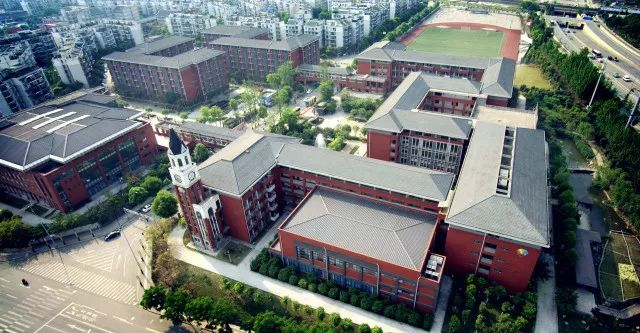 成都七中萬達(dá)學(xué)校的錄取分?jǐn)?shù)線是多少？
