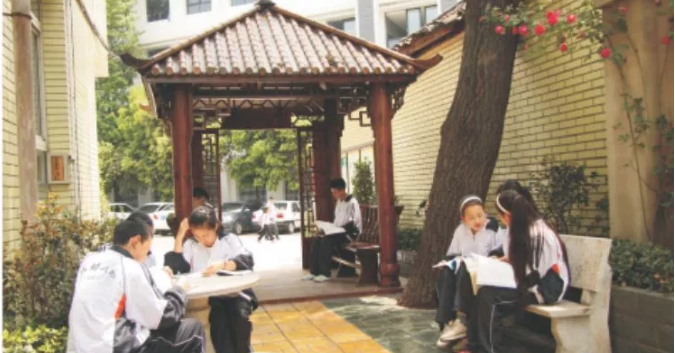 成都市第三十三中學的宿舍怎么樣？