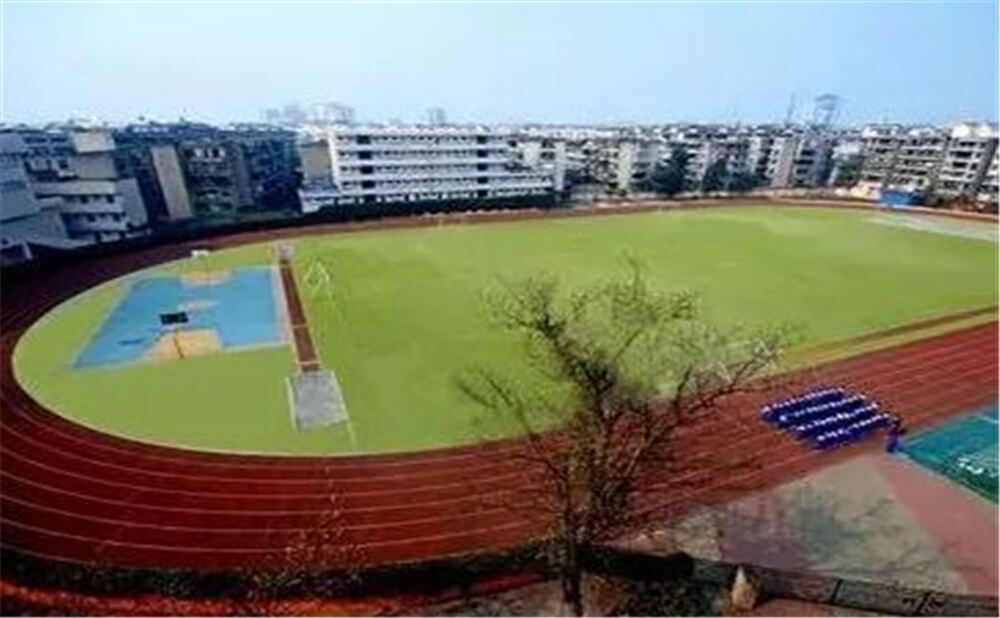 成都實(shí)外新都五龍山學(xué)校的住宿怎么樣？