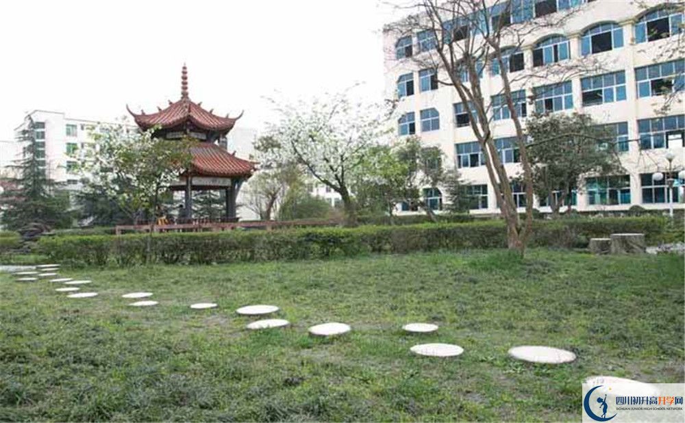 都江堰外國語實驗學(xué)校實驗班怎么樣？
