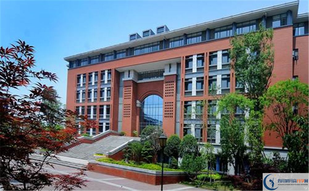 成都七中高新校區(qū)是怎么樣的學(xué)校？