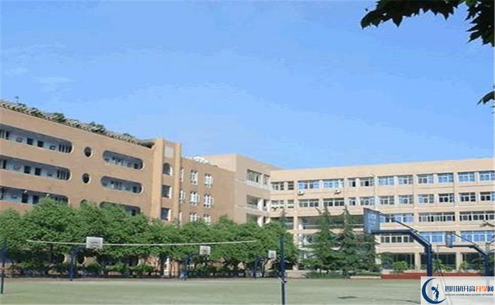 成都大學(xué)附屬中學(xué)的初升高分數(shù)線是多少？