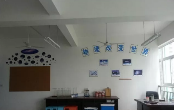 中考成都市泡桐樹中學(xué)的招生分?jǐn)?shù)線是多少？