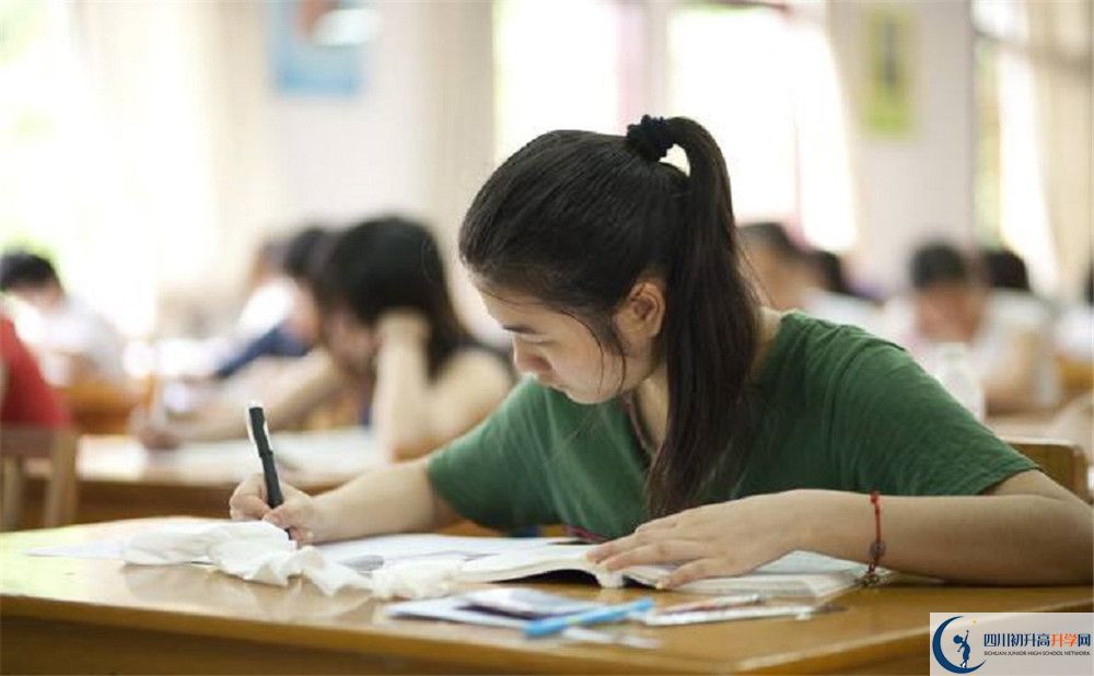 上仁壽華達(dá)高中的分?jǐn)?shù)線是多少？