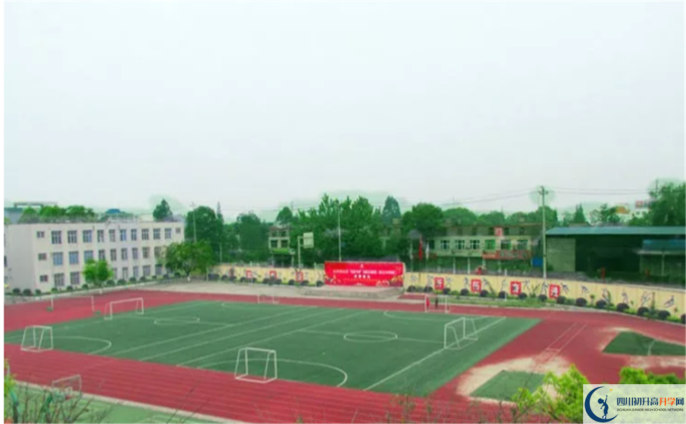 青白江中學(xué)的宿舍好不好？