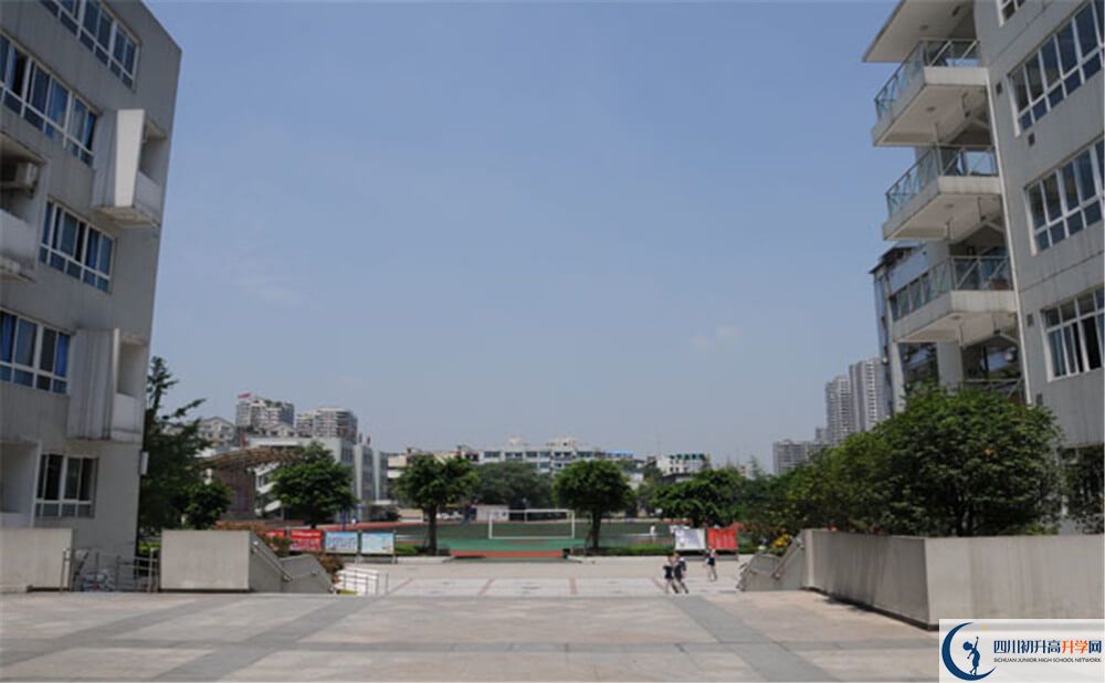 成都鐵路中學(xué)的分?jǐn)?shù)線(xiàn)大概是多少分？