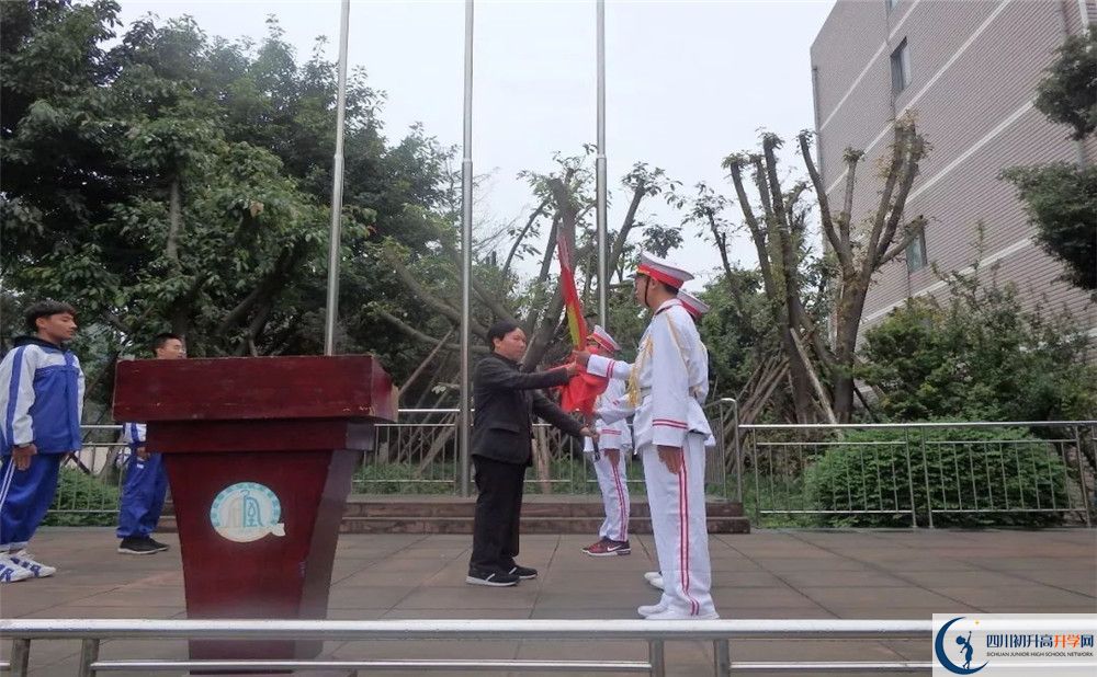 成都石室佳興外國語學(xué)校成都附屬中學(xué)住宿條件怎么樣？