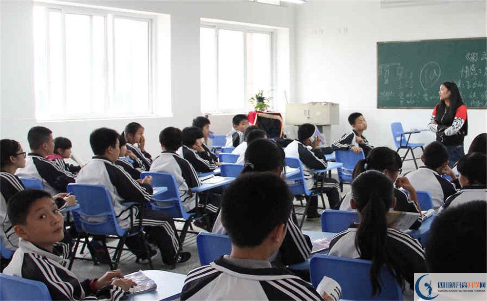金牛中學地址在哪里？