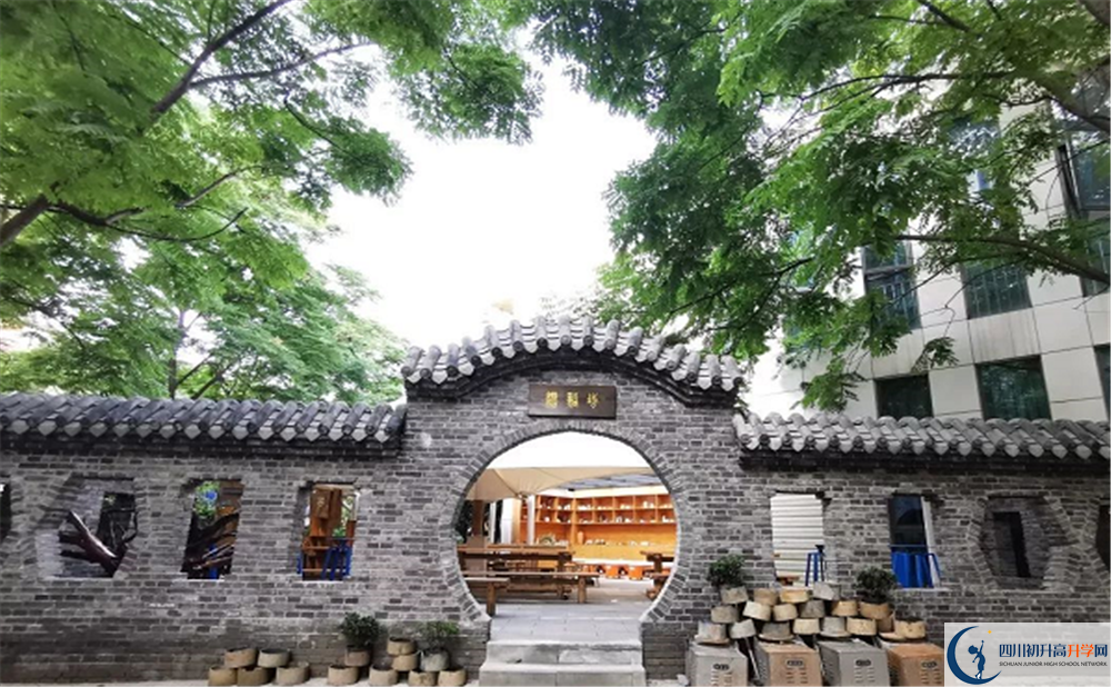 成都市第十七中學(xué)2020清華北大錄取學(xué)生是多少？