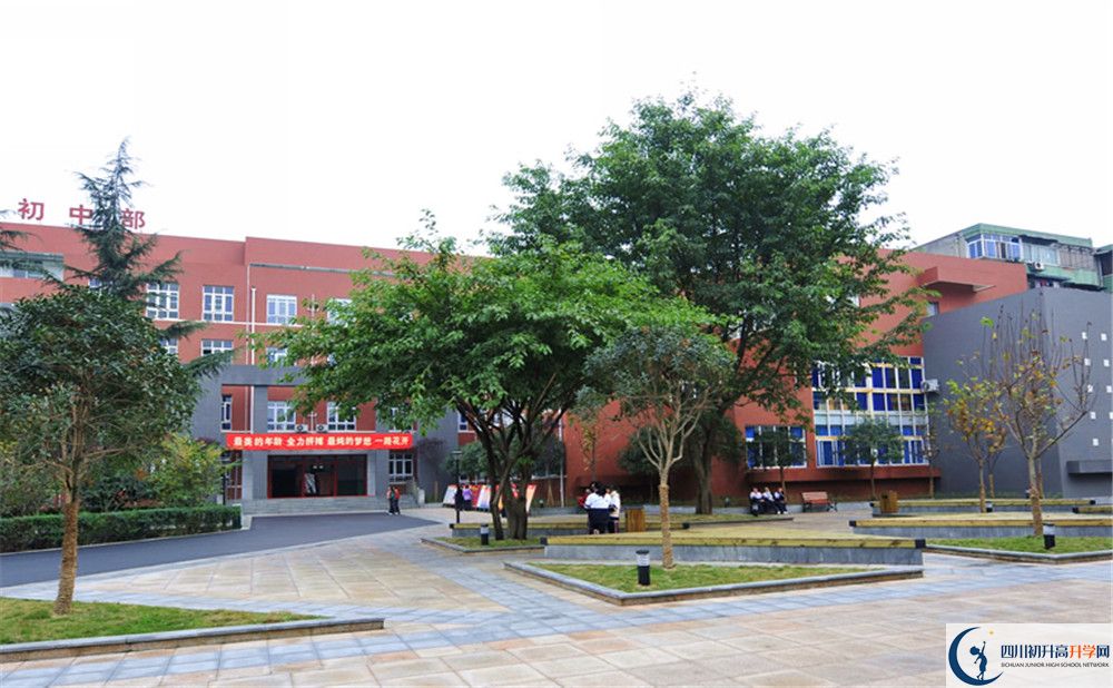 四川師范大學(xué)附屬中學(xué)初升高向外地招生嗎？			