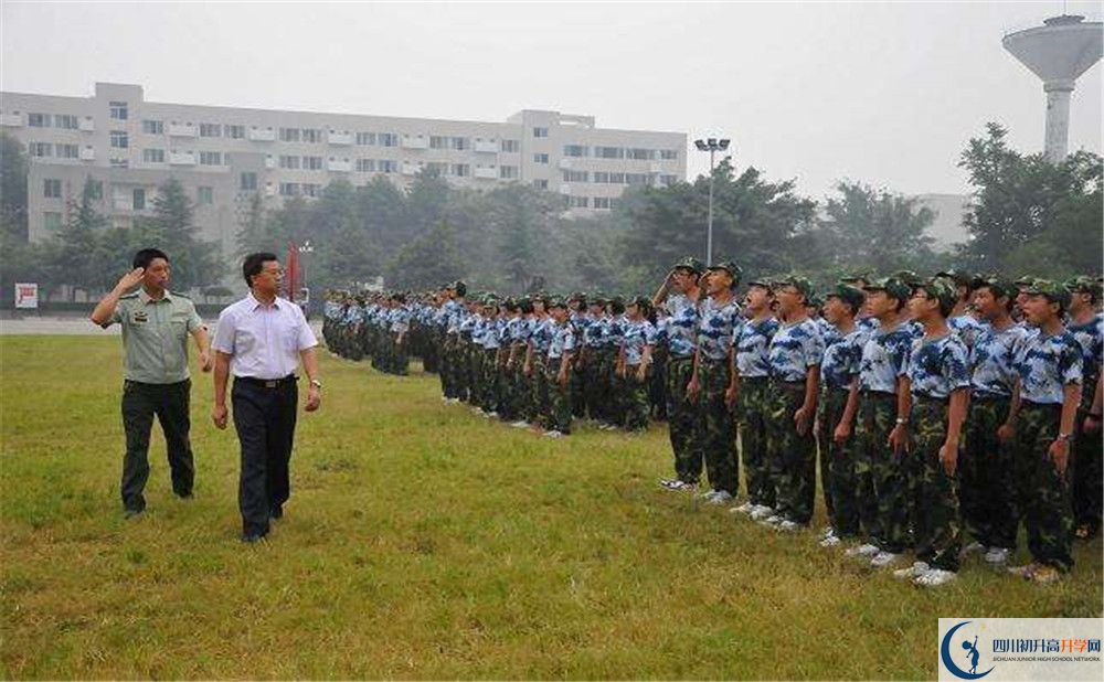成都石室中學(xué)住宿費(fèi)用是多少錢？