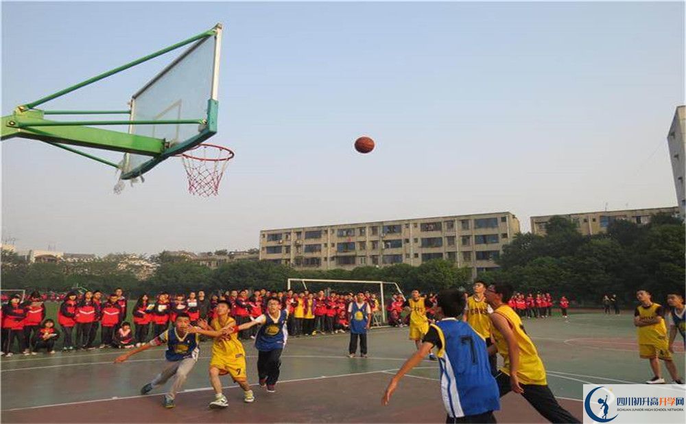 洛帶中學(xué)高一多久放一次假？