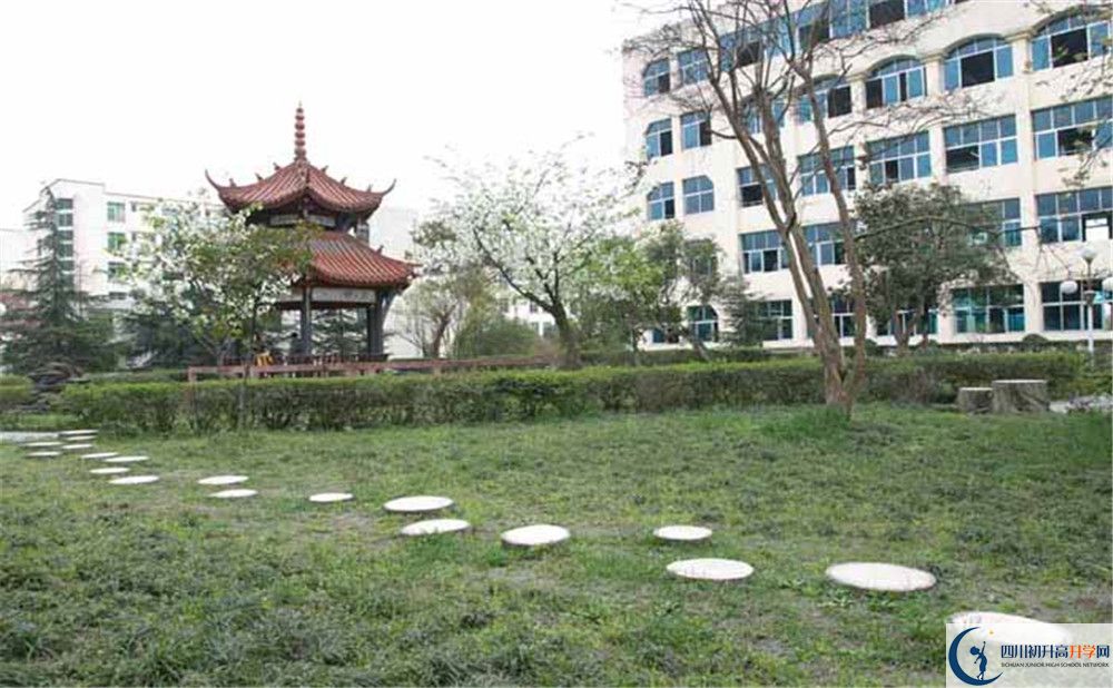 都江堰外國語實驗學(xué)校初升高向外地招生嗎？