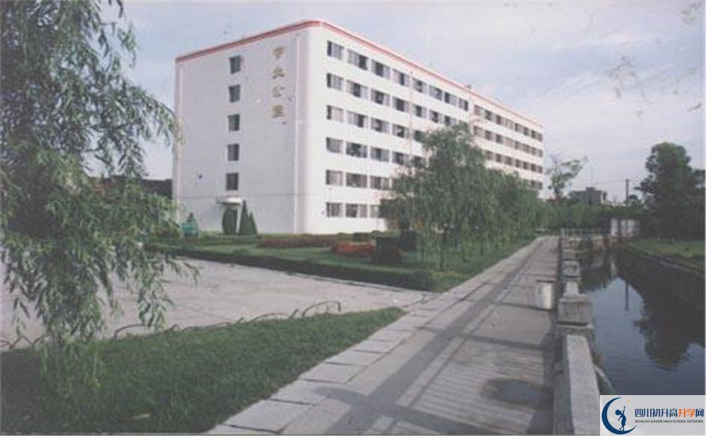 武侯高級(jí)中學(xué)平行班與實(shí)驗(yàn)班差多少？