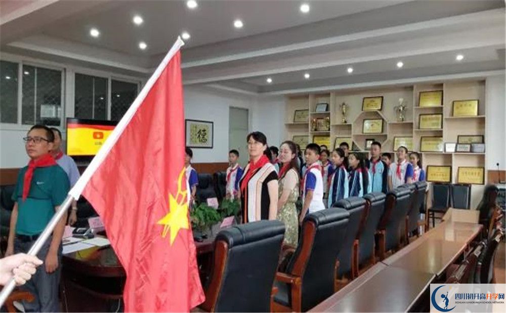 成都三十六中是重點中學嗎？